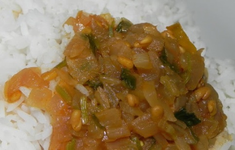 Ăn cơm với súp hạt methi Ấn Độ